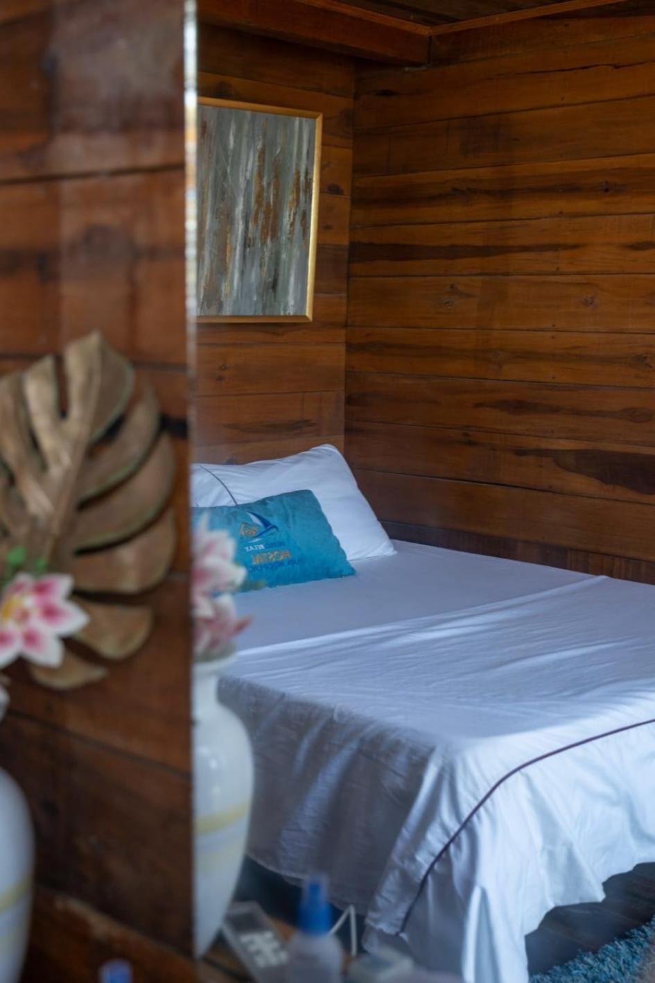 Hostal Velero Relax Guachaca Exterior photo